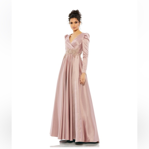 MAC DUGGAL Women's Satin Long Sleeve V Neck A Line Gown